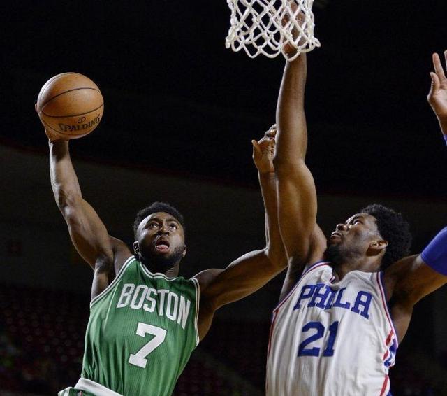 轻的喀麦隆 轻的喀麦隆